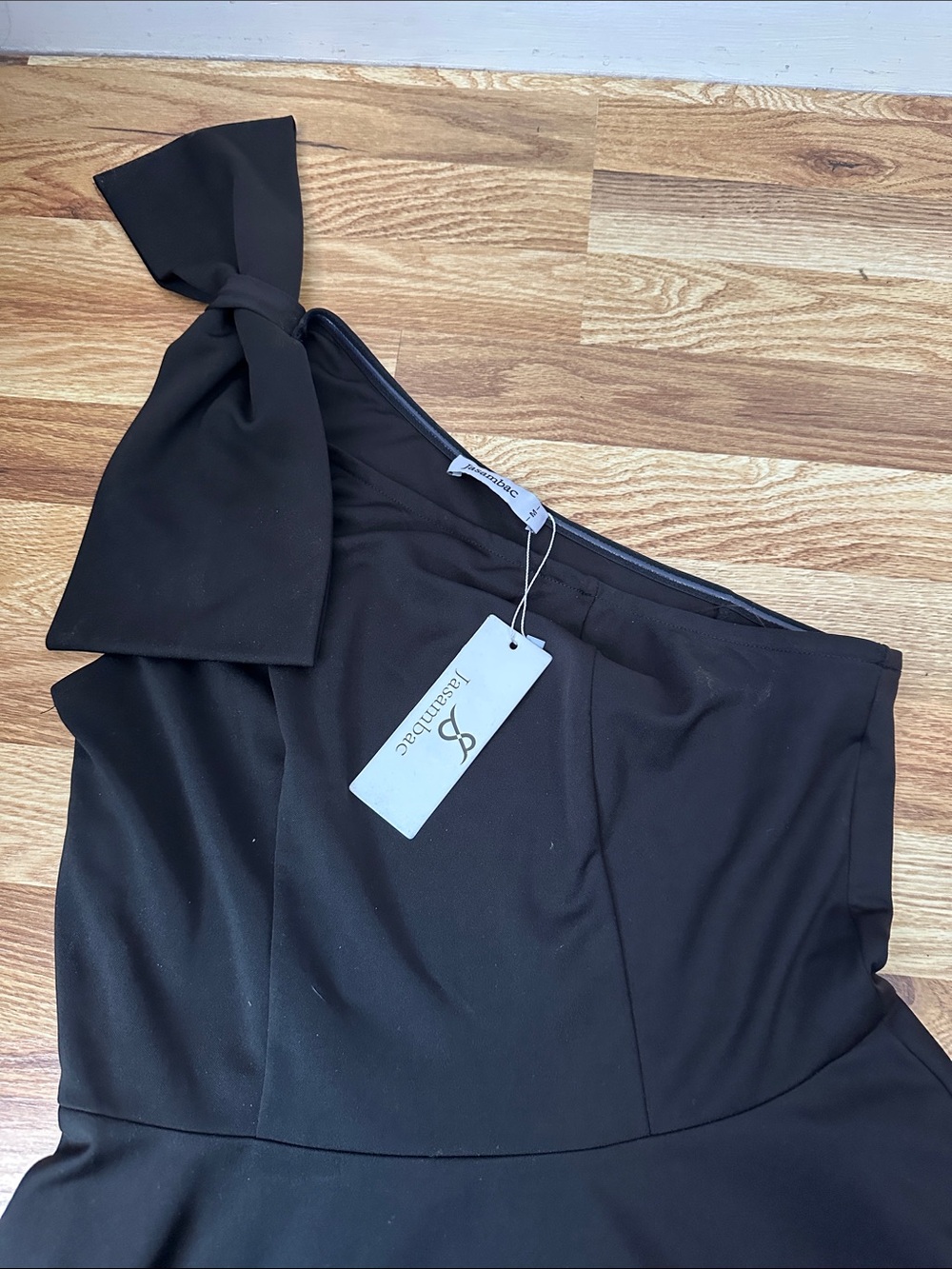 One-Shoulder Black A-Line Dress size M NWT - Picture 2 of 4
